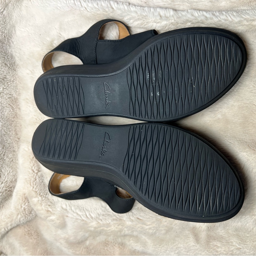 Clarks Womens Wedge Size 9 Black - Picture 6 of 7
